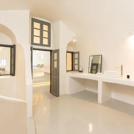 Cilon Santorini Hotel